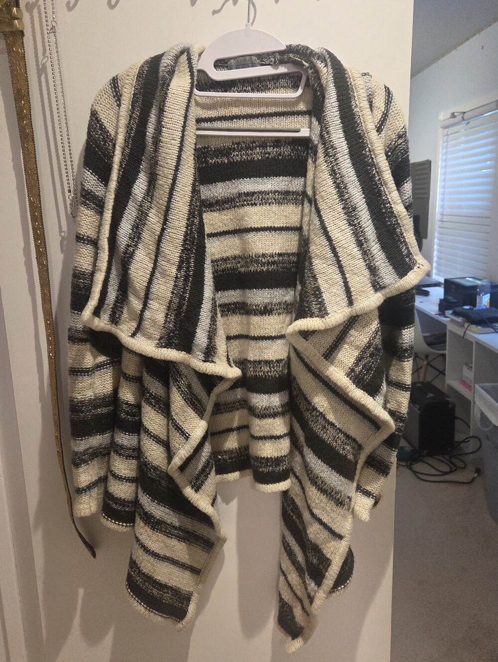 Joseph A Black & Cream Striped Open-Front Cardigan